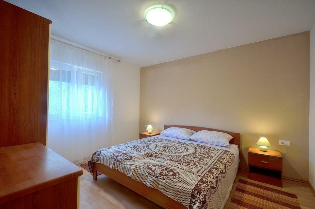 Apartment Nada With Private Pool บูเซต ภายนอก รูปภาพ