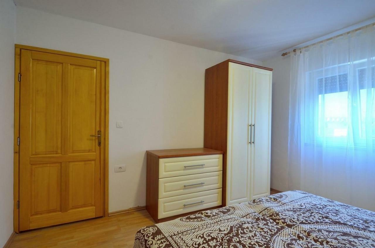 Apartment Nada With Private Pool บูเซต ภายนอก รูปภาพ